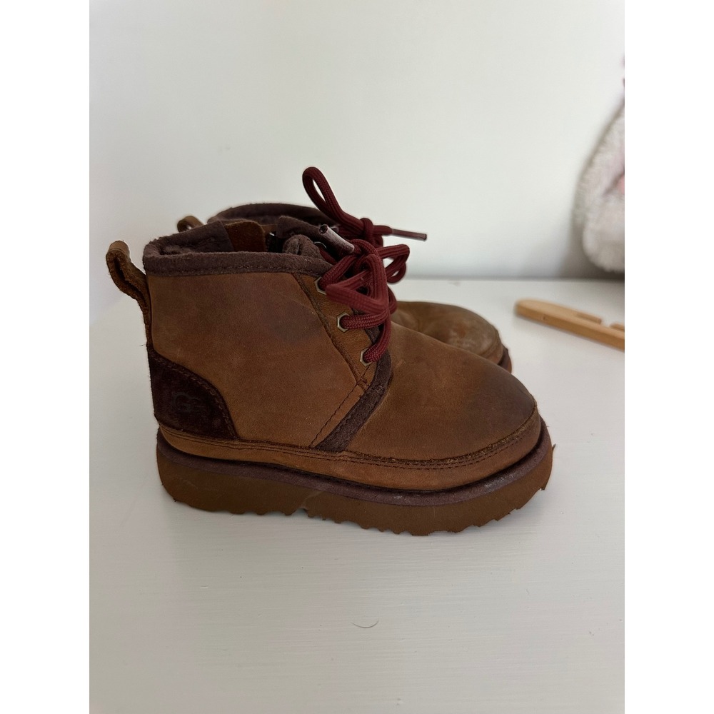 UGG Kids Neumel II Brown Leather Sheepskin Boots Burgundy Laces Size 8T